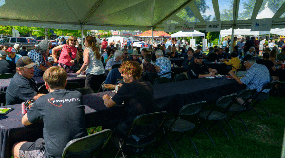 Hundreds gather in Campbell River to support local food bank and push back on federal plan to phase out ocean salmon farming, warning of job losses and deepening hardship in coastal BC communities.